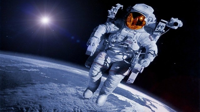 Trei astronauţi chinezi au fost lansaţi cu succes spre staţia spaţială Tiangong