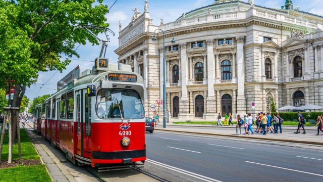 Imigranţii reprezintă un sfert din populaţia Austriei şi asigură creşterea demografică