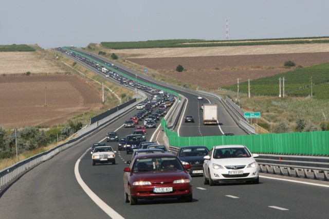 Atenție, șoferi! Trafic intens, pe autostrada A2 și DN 39 Constanța - Vama Veche