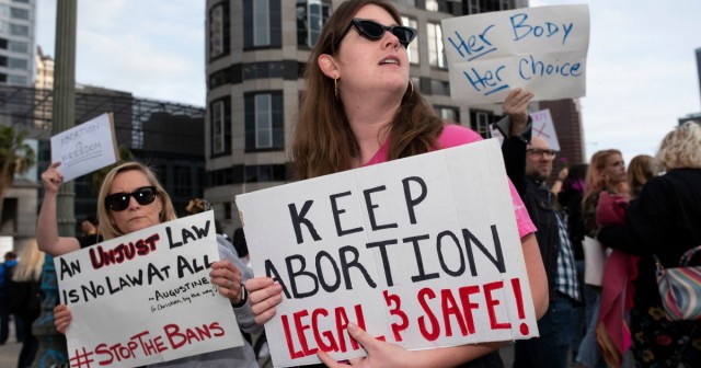 Americancele vor să facă avort, în loc să se protejeze, așa cum au fost învățate la școală