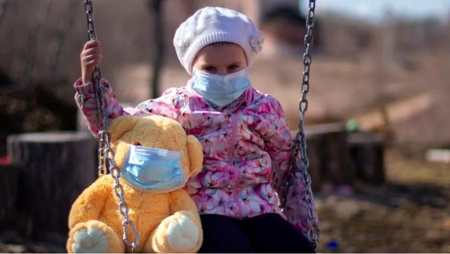 O nouă alertă medicală în România. O fetiță de 7 ani, primul copil diagnosticat cu botulism la Suceava