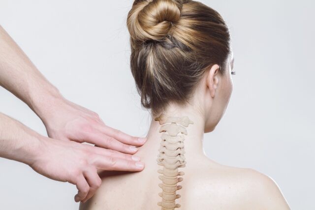 Gel injectabil ce poate „lipi” fisurile coloanei vertebrale
