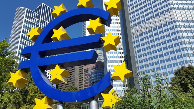 Încrederea investitorilor în zona euro se îmbunătăţeşte