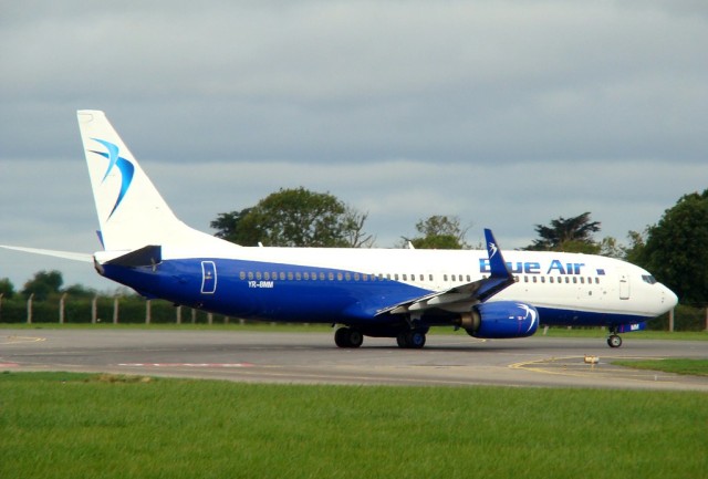 MAT: Călătorii care au achiziţionat bilete de la Blue Air pot recupera banii şi compensaţiile aferente