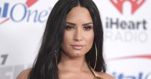 Demi Lovato: 'Am fost violată când mi-am pierdut virginitatea'