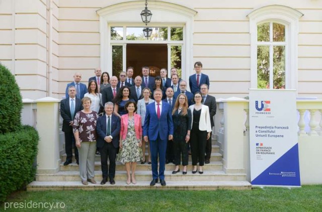 Iohannis a subliniat importanţa CE şi a Summitului NATO din această lună, la întâlnirea cu ambasadorii statelor UE