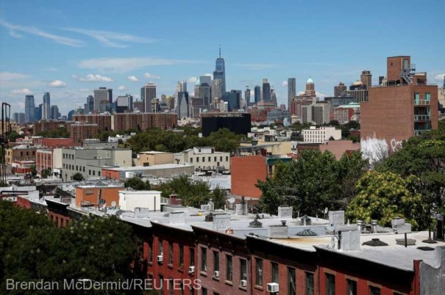 SUA: Persoanele sub 21 de ani nu mai pot cumpăra frişcă la spray în statul New York