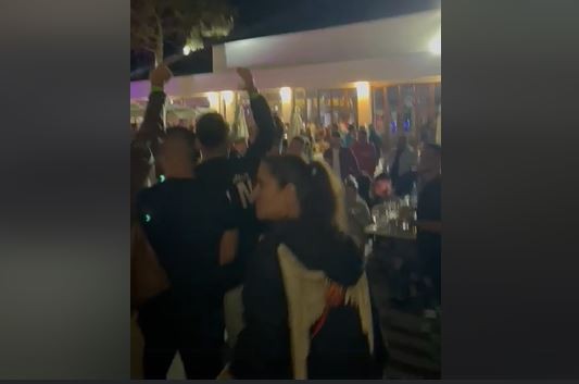 Mamele pesediștilor, înjurate la petrecerea TNL: 'Cine e cu PSD, Să le f***m mamele!' Video
