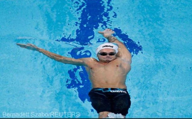 Înot: Robert Glinţă, calificat în semifinalele probei de 50 m spate la Mondiale, cu al şaptelea timp