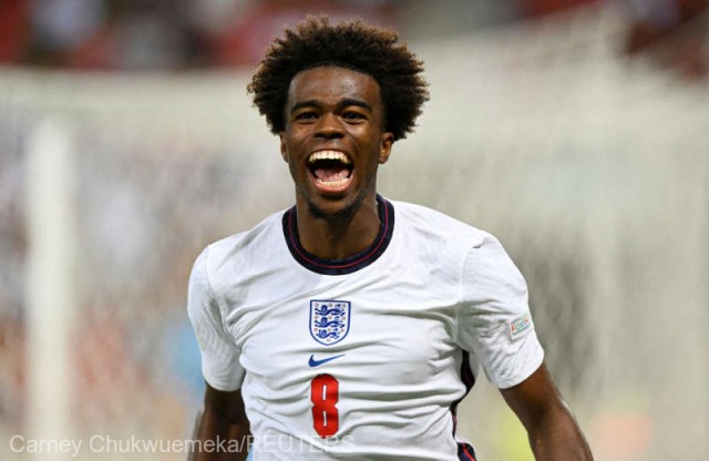 Fotbal: Chelsea l-a transferat pe mijlocaşul de doar 18 ani al lui Aston Villa, Carney Chukwuemeka