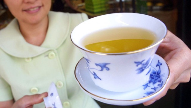 Studiu: Ceaiul, băutura minune care reduce mortalitatea