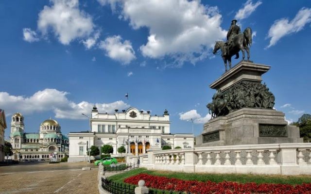 Şaptezeci de diplomaţi ruşi şi familiile lor au părăsit Bulgaria