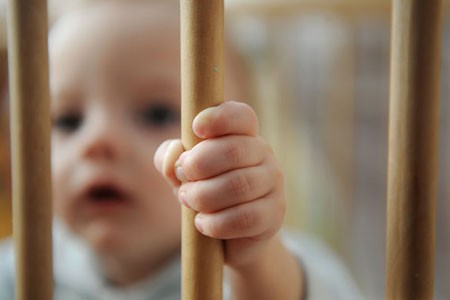 ANPDCA: 388 de copii au fost părăsiţi în maternităţi şi unităţi sanitare în 2021