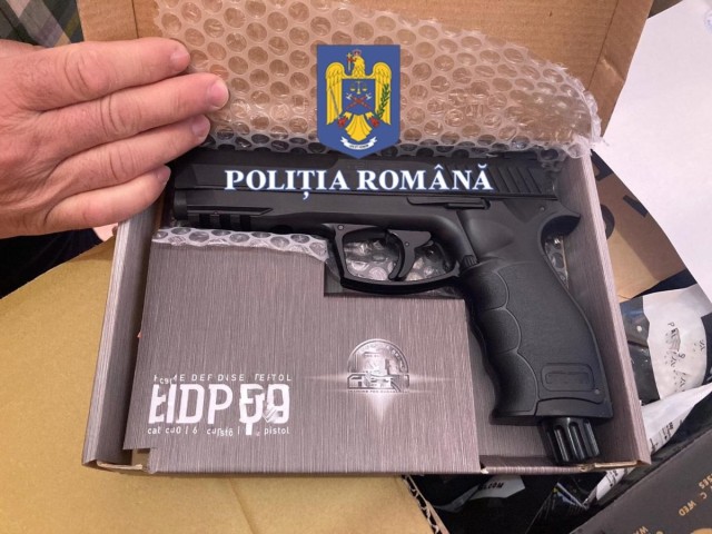 Două persoane, din Constanța, care aveau arme, s-au ales cu dosare penale