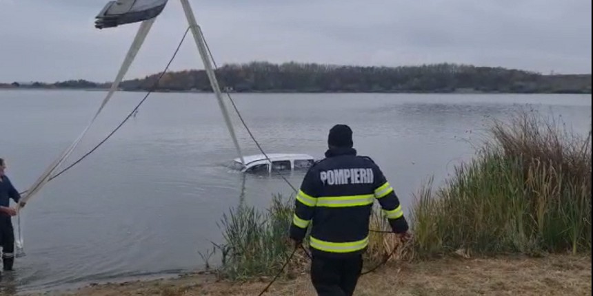 Un șofer a plonjat cu mașina în lac, în Mamaia Nord!
