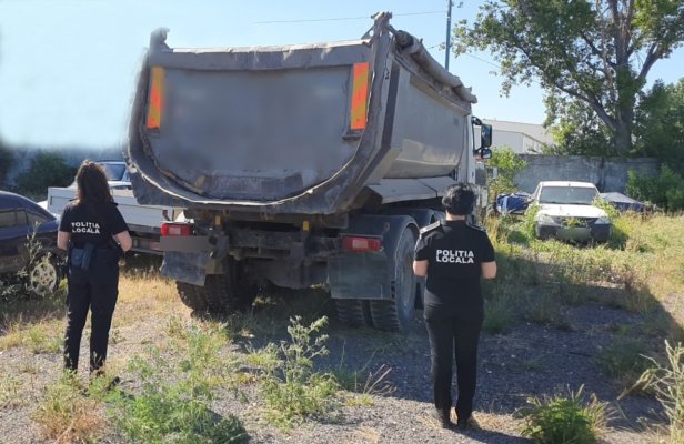Autoutilitară confiscată de polițiștii locali constănțeni