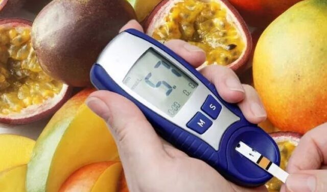 Avertisment pentru diabetici: fructul care poate agrava diabetul datorită conținutului său de zahăr