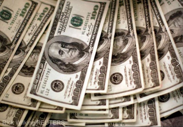 Dolarul la cel mai ridicat nivel din ultimii 20 de ani din cauza tensiunilor din Ucraina