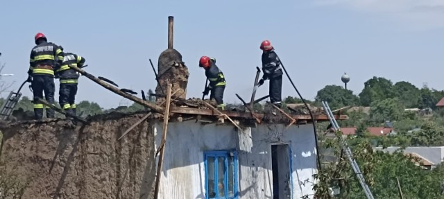 Incendiu la o locuință în localitatea Nalbant!