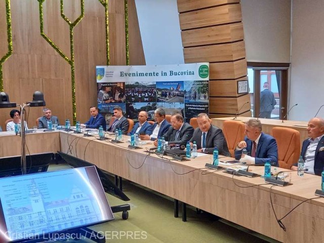 Ciucă: România a primit o primă tranşă din ajutorul acordat de UE pentru cazarea şi masa refugiaţilor