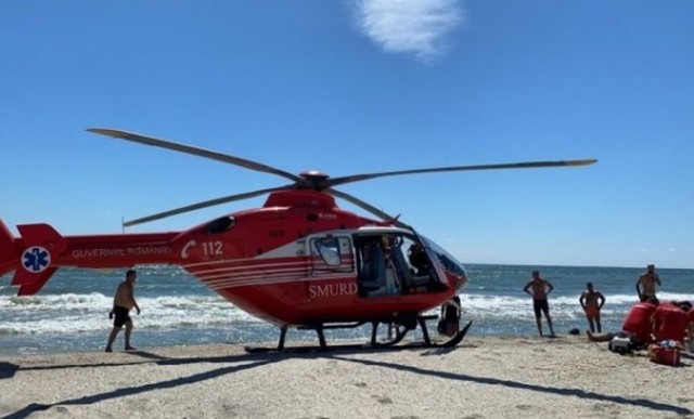 Tânăr rănit după ce a sărit în mare, la Costinești. A intervenit elicopterul SMURD