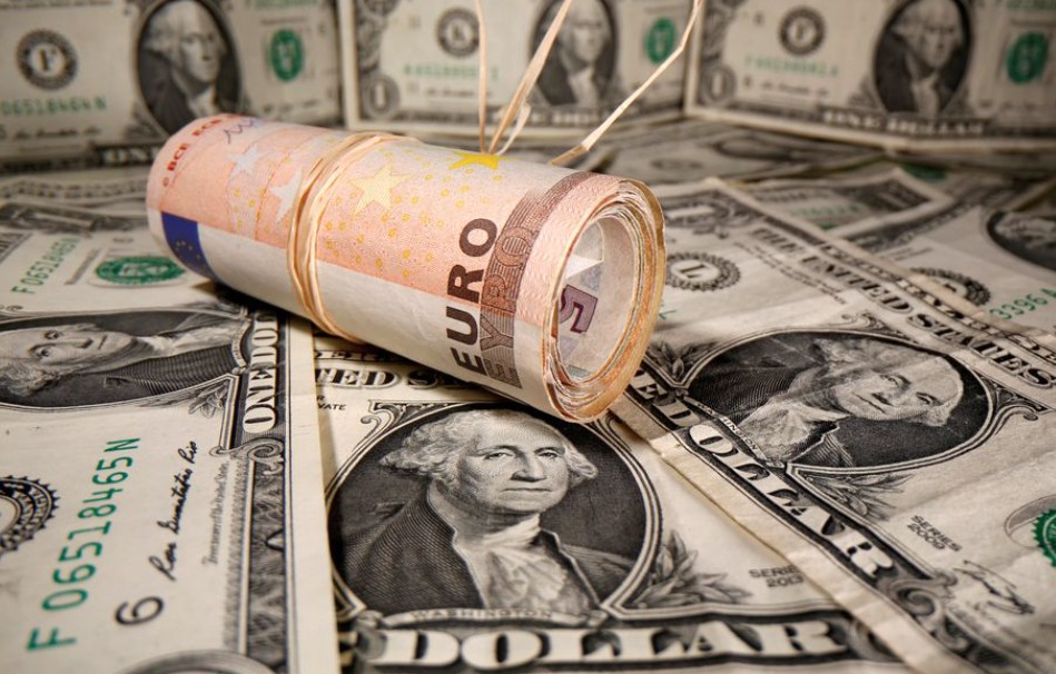 Moneda în care trebuie să îşi păstreze românii economiile