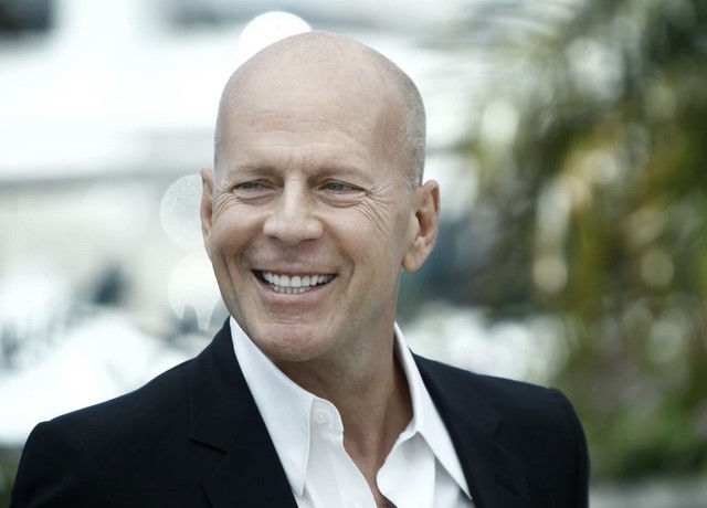 Bruce Willis nu se lasă doborât de boală! Imaginile emoționante prin care i-a cucerit pe fani