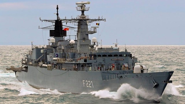 Sute de marinari militari îi așteaptă pe vizitatori la Ziua Porților Deschise, în portul militar Constanța