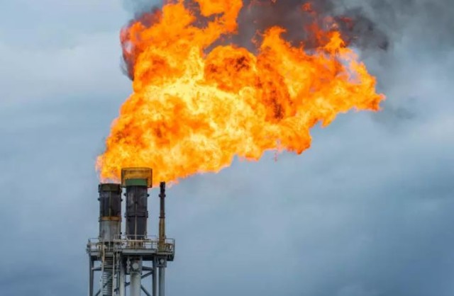 Rusia arde în atmosferă gaze naturale în timp ce reduce exporturile către UE