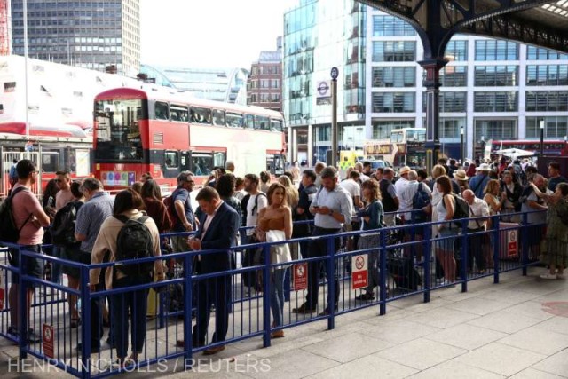 Marea Britanie: Economia s-a contractat cu 11% în 2020, cel mai sever declin din ultimii 300 de ani