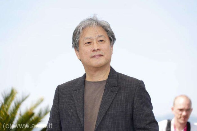 Regizorul Chan-wook, cunoscut pentru thrillerul 'Oldboy', revine cu o emoţionantă poveste de dragoste