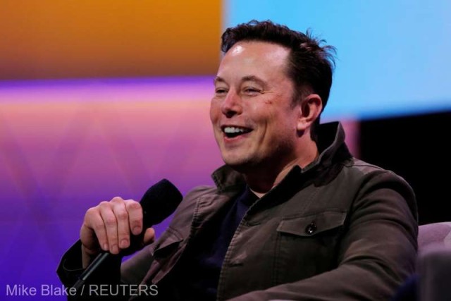 Elon Musk are gemeni cu o directoare de la compania sa Neuralink