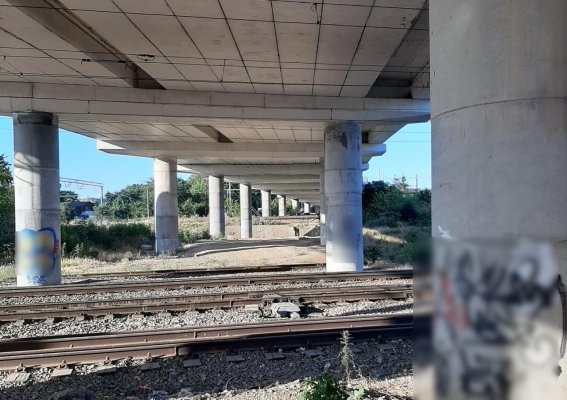 Trei adolescenți din Constanța, prinși mâzgălind cu graffiti
