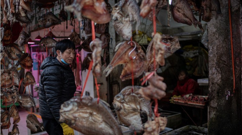 Două studii concluzionează că pandemia de Covid-19 a început în piaţa din Wuhan