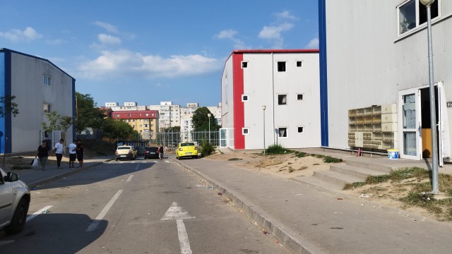 Scandal între două familii din Henri Coandă: S-au bătut și la instanță!