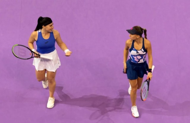 Tenis: Irina Bara şi Ekaterine Gorgodze, calificate în semifinalele probei de dublu la Valencia