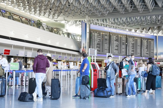 Germania vrea să aducă rapid angajaţi străini pentru a ajuta industria aeriană