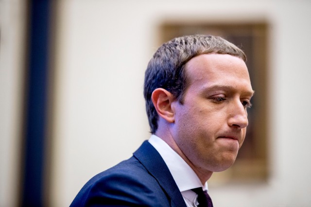 Facebook a blocat intenționat răspândirea știrilor despre fiul lui Joe Biden
