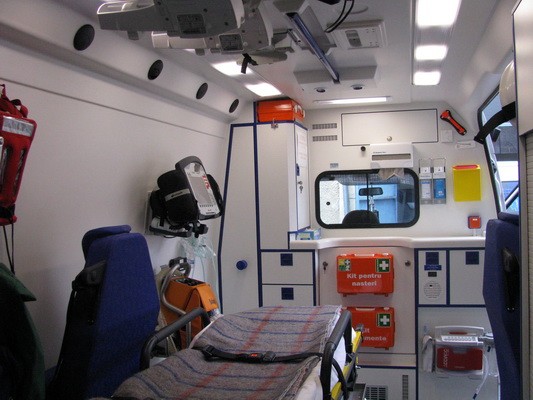Tânăr găsit în stare de inconştienţă după un accident rutier