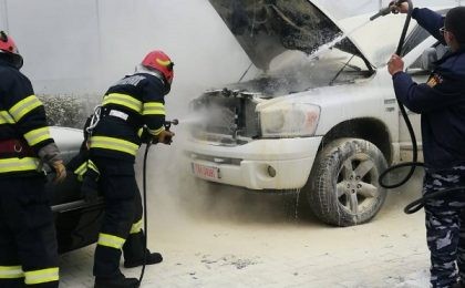 Incendiu în Medgidia. O mașină a luat foc