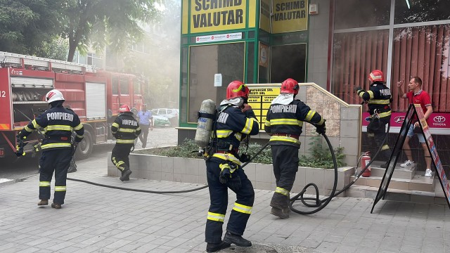 Incendiu la o casă de schimb valutar în Tulcea! Video