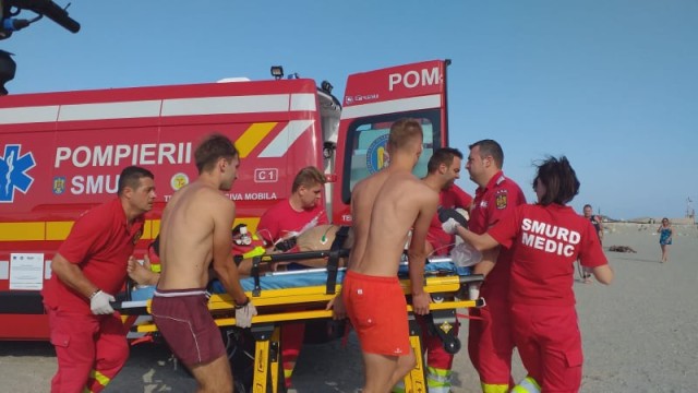 Bărbat scos din mare, inconștient, în zona hotelului Acapulco, din Eforie Nord