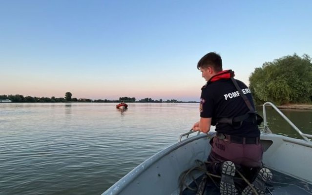 Bărbat de 38 de ani, înecat în Dunăre, după ce a sărit de pe bac