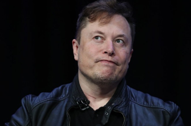 Tatăl lui Elon Musk spune că nu este mândru de fiul său