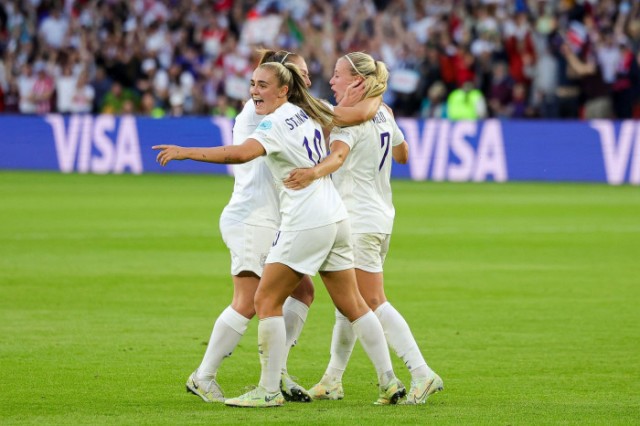 Fotbal feminin: Anglia a învins Suedia (4-0) şi s-a calificat în finala Campionatului European