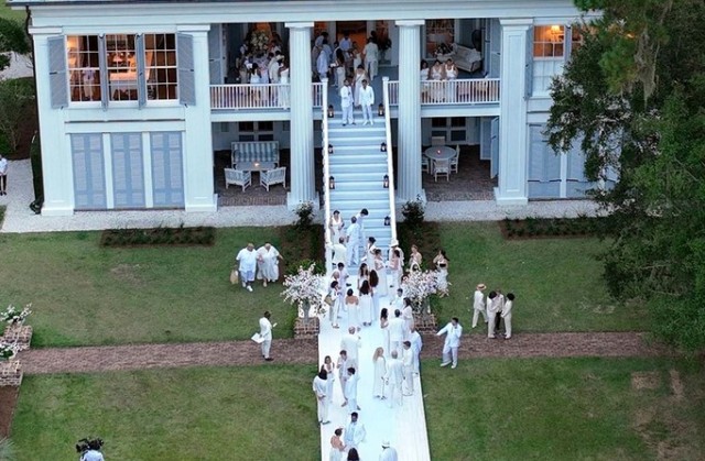 „Bennifer“, nuntă de jumătate de milion de dolari. Imagini nefăcute publice până acum, de la marele eveniment