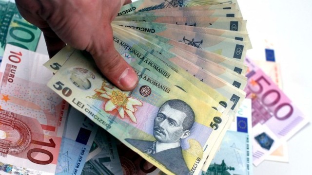 Frână de la Guvern: Fără creșteri de salarii și pensii în 2026