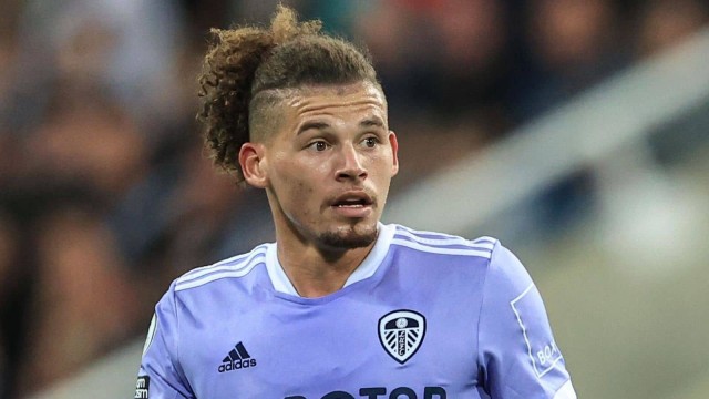 Manchester City l-a achiziţionat pe internaţionalul englez Kalvin Phillips