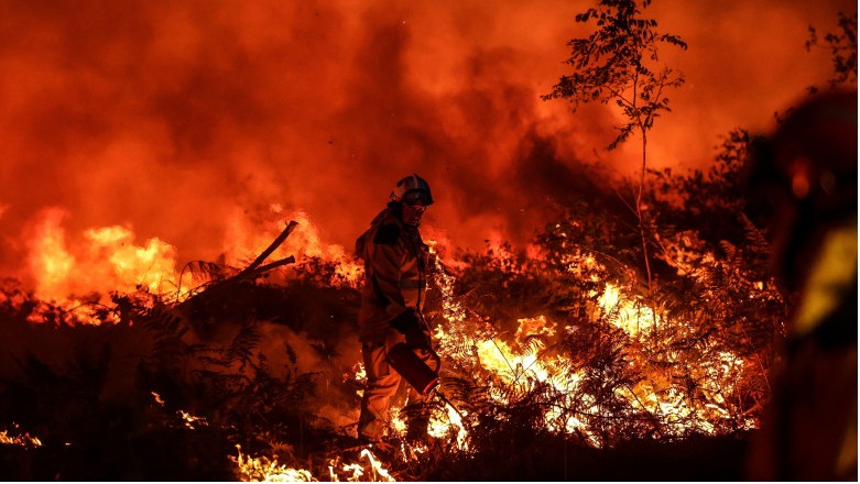 Europa ia foc, apocalipsa de căldură aduce incendii fără precedent