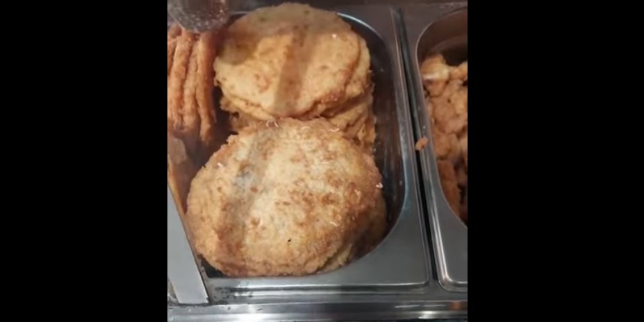 Kebab cu viermi la unul dintre cele mai cunoscute fast-food-uri